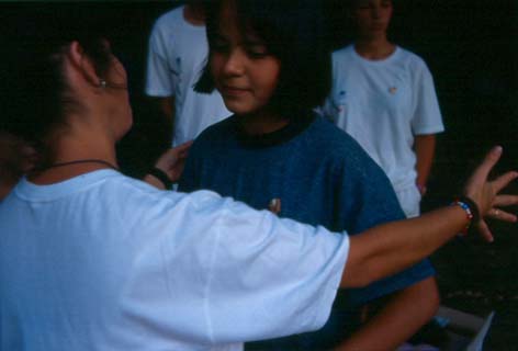 Candeleda (Avila) 1995, Imposición de Amanecer Blanco a Ruth.jpg