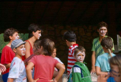 Poveda de la Sierra (Guadalajara) 1989, Momento del juego de los Animales..jpg