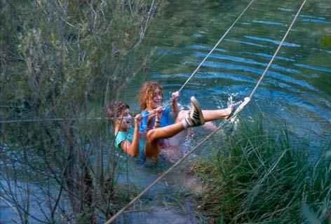 Poveda de la Sierra (Guadalajara) 1989. Belén y Jose Angel..jpg